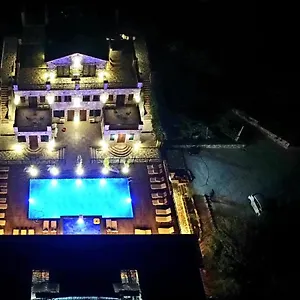 **** Hotel Limni Albanien