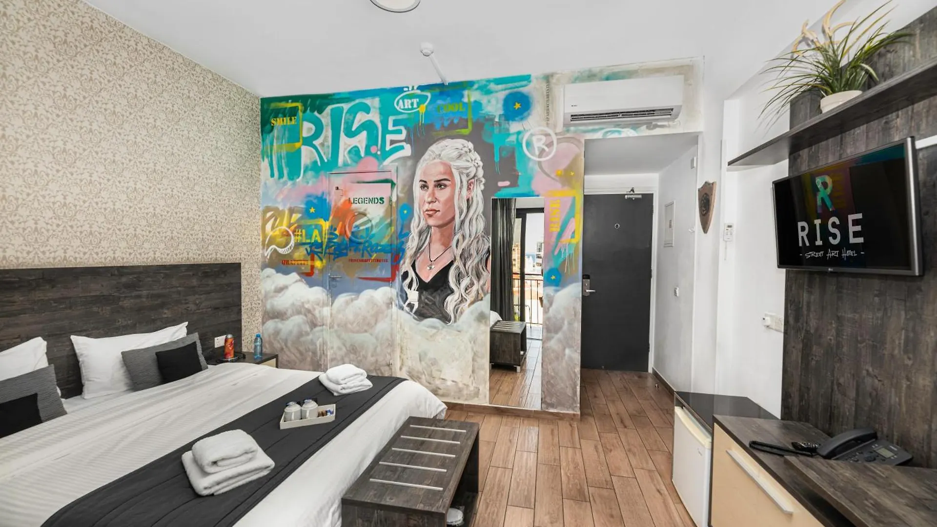 Rise Urban Art Hotel 3*, Larnaca
