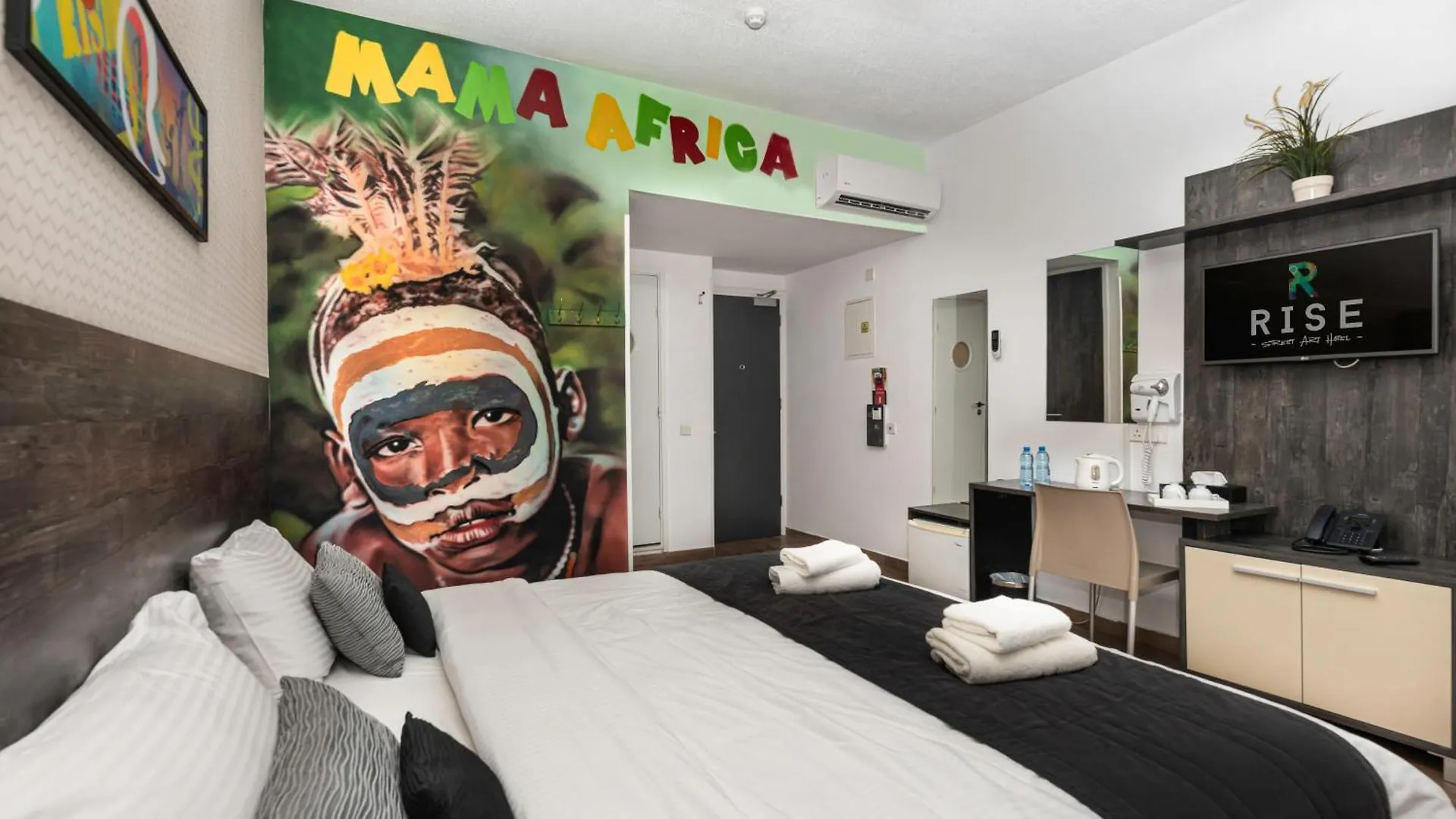 Rise Urban Art Hotel 3*, Larnaca