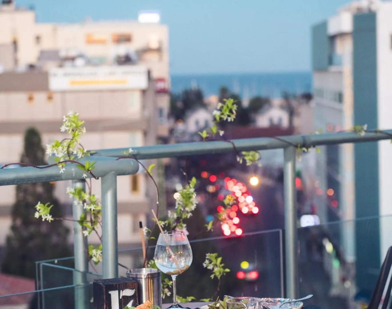 Rise Urban Art Hotel 3*, Larnaca